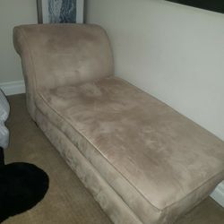 Baige Lounge Chair