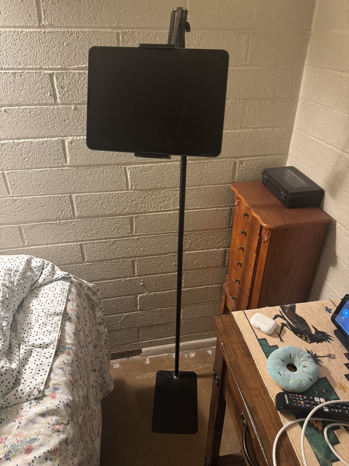 Tablet stand