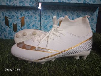 Soccer cleats us size 4youth