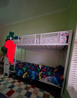 Twin over twin bunk with bed !