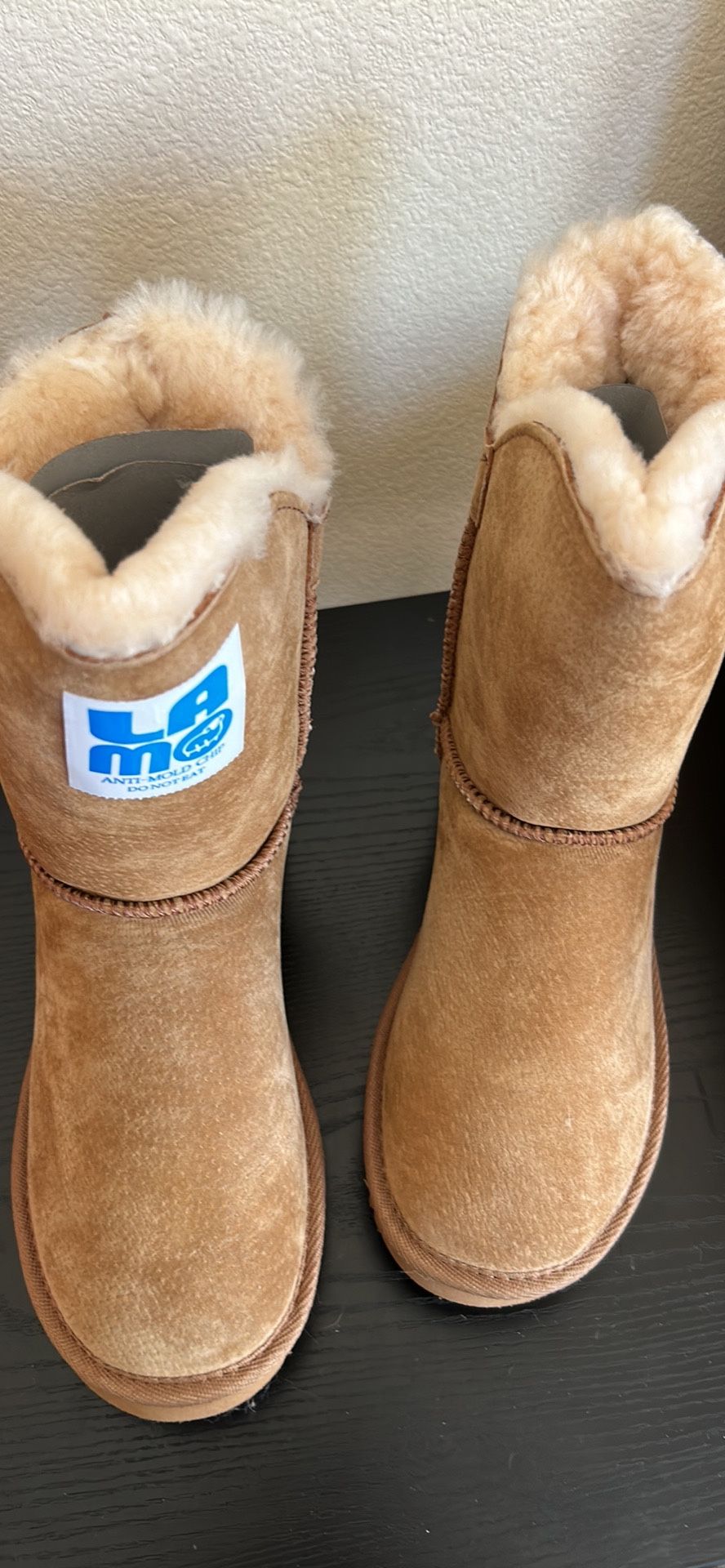 NEW LAMO boots Size 6