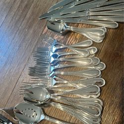 Stainless Steel Flatware Set – Elegant Design