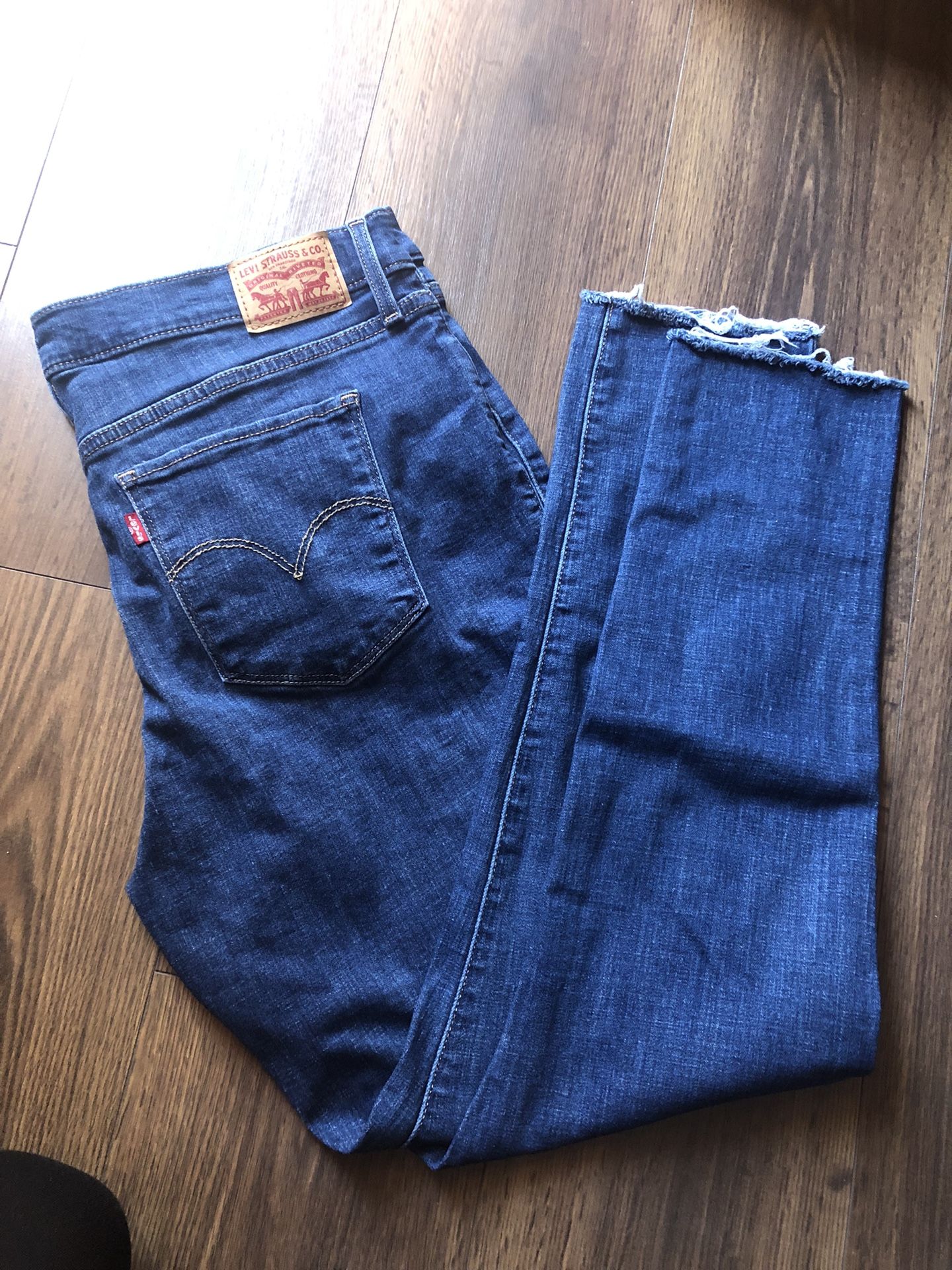 NEW !!! LEVIS  W33  L30