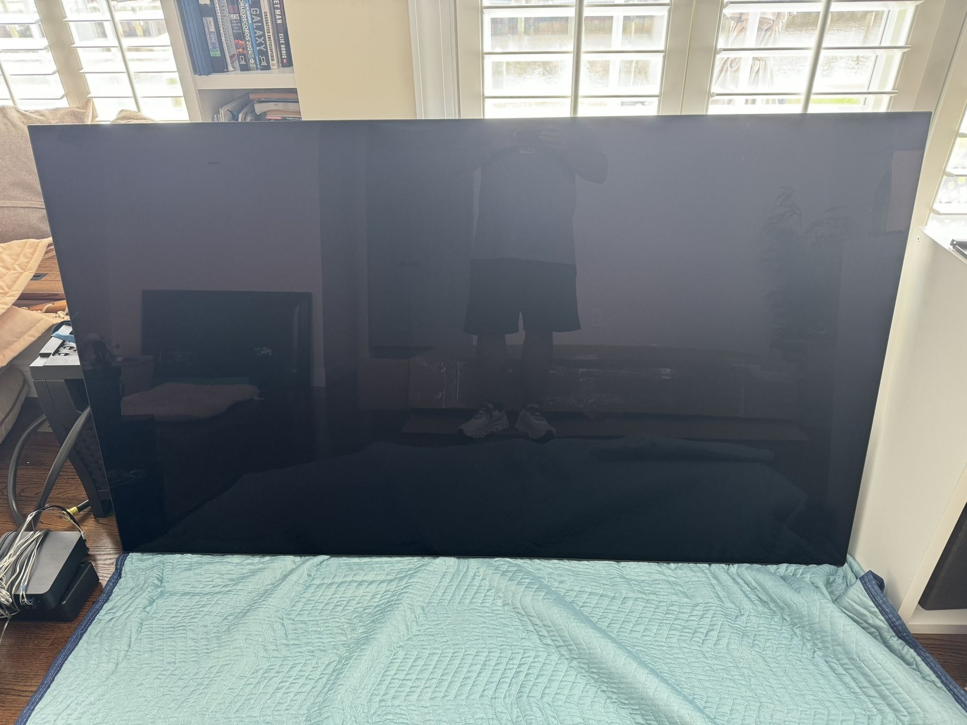LG 77-Inch Class OLED B2 Series TV