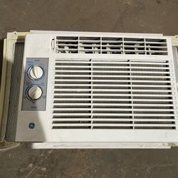 GE Window Air Conditioner 5050 BTU – Working