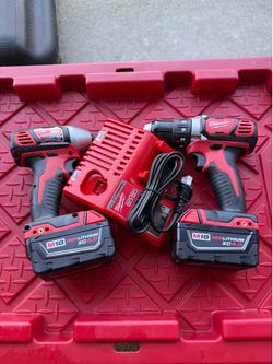 Milwaukee M18 18V Lithium-Ion Cordless Drill Driver/Impact Driver Combo Kit (2-Tool) W/ Two 4.0Ah Batteries, Charger Tool
