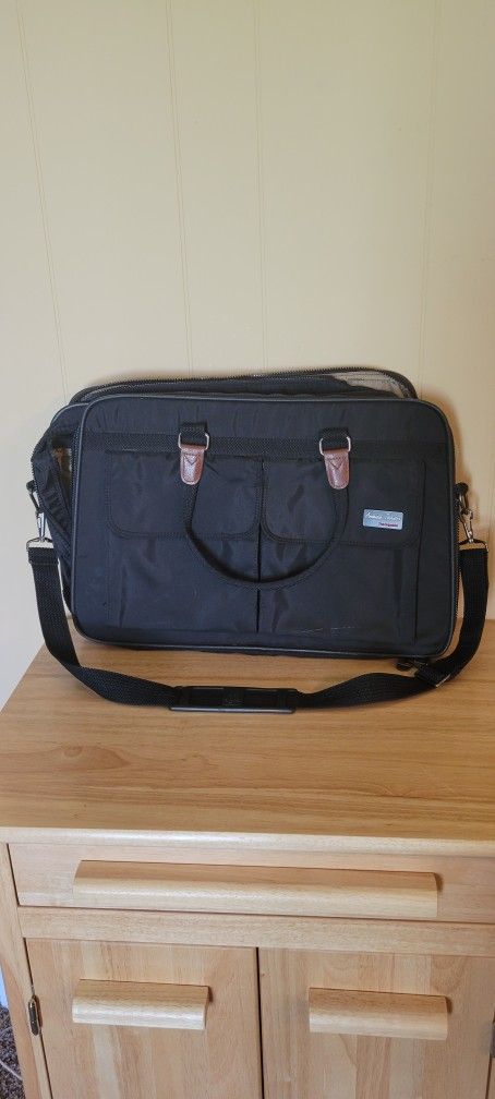 American Tourister The Organizer Suitcase