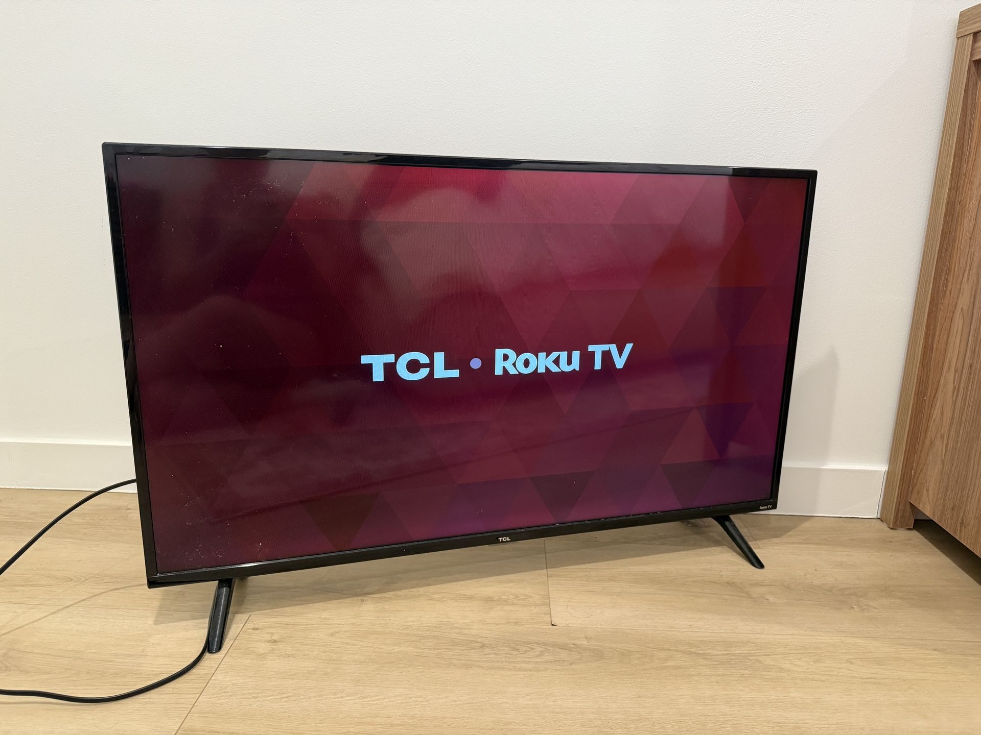 40" TCL Roku TV