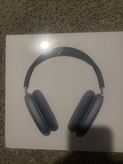 THESE ARE FOR SALEEEEE AIRPOD