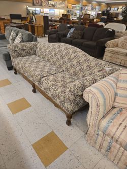 Floral Couch Grandma/Cottage Core