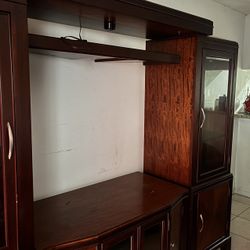 FREE TV STAND 