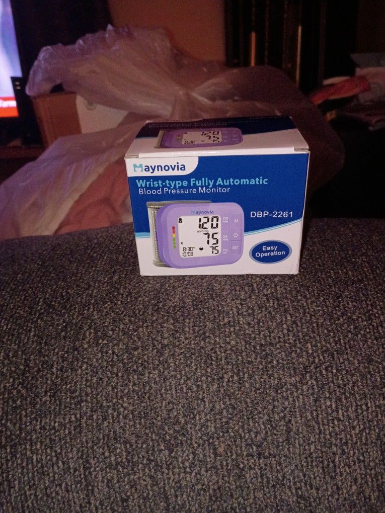 Wrist Type Fully Automatic Blood Pressure Monitor