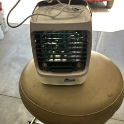 Super cooler three speed battery operate or plug-in