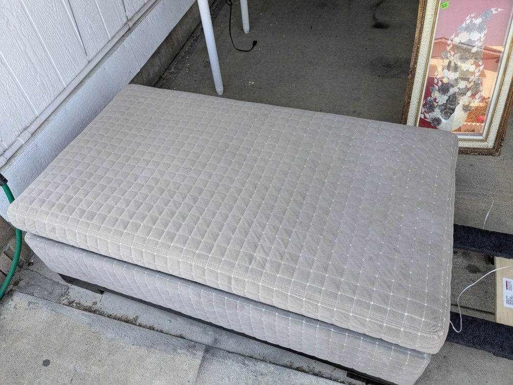 Xtra Large Ottoman 