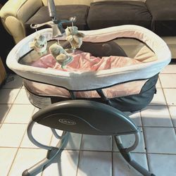Graco Duoglider Electric Swinging Bassinet