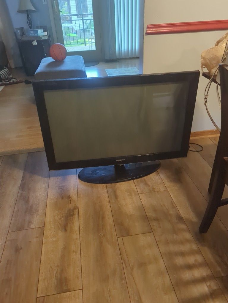 Samsung Model PN42A450 Non-Smart TV