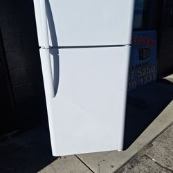 APARTMENT REFRIGERATOR (DELIVERED)