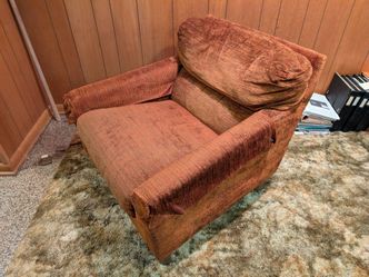 Selig of Monroe Lounge Chair