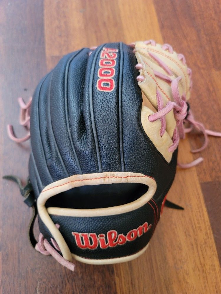 Wilson A2000