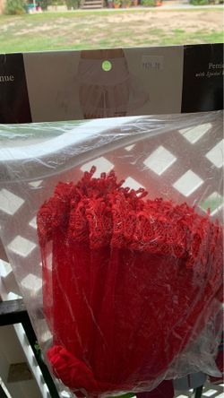 Leg avenue petticoat with special lace trim Halloween accessory