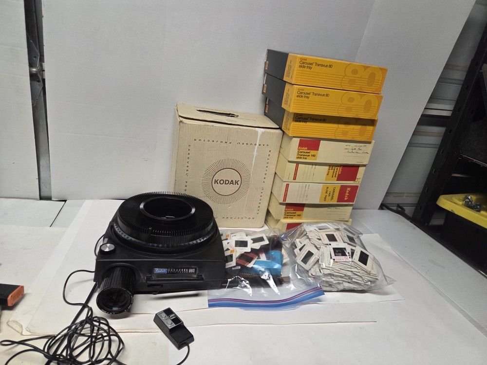 Kodak Carousel Auto Focus 860 Project With Disc Tray And Pictures