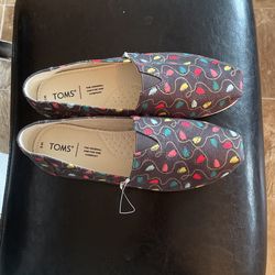 Toms Women’s Shoes Size 8