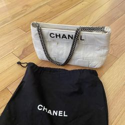 Beautiful Chanel handbag!