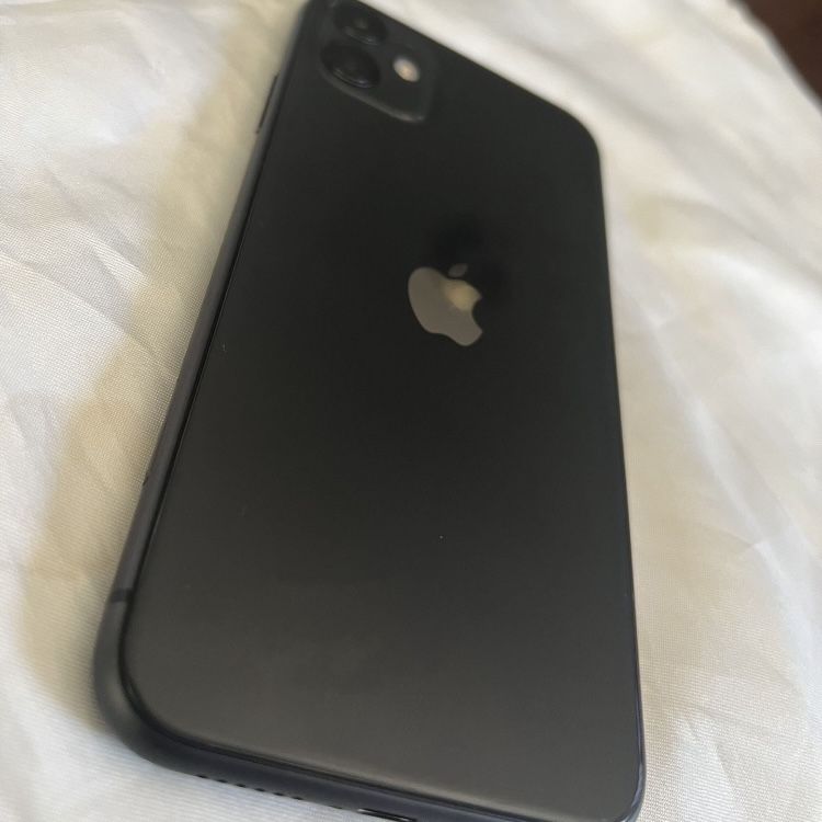iPhone 11 64 GB unlocked for Sale in Indio, CA OfferUp
