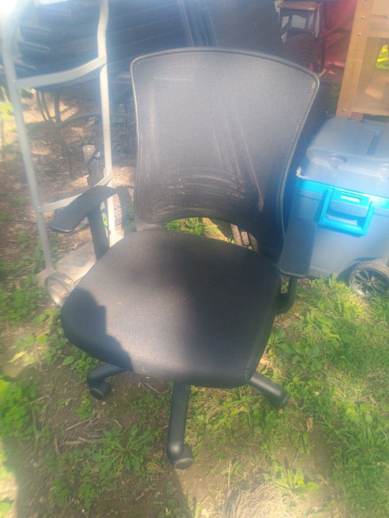 New Office Chair With Wheels 