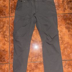 Men’s Kuhl Waist 34 Hiking Pants