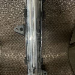 2018-2020 Lincoln Navigator Driver Left Foglamp Excellent Oem