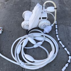 Pool Cleaner In Good Conditioning 