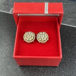 10kt Diamond Cluster Earrings