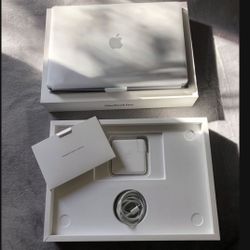 MACBOOK PRO M1 2020