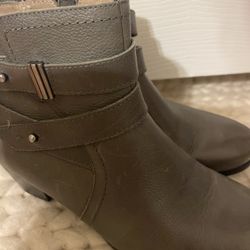 Naturalizer Gray Ankle Woman Boots 8
