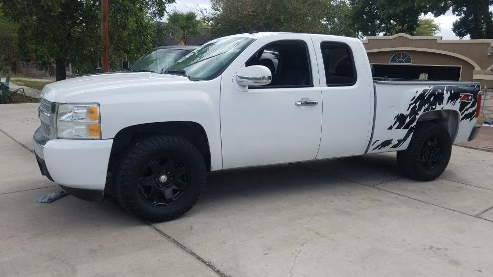 2013 4x4 silverado black rims
