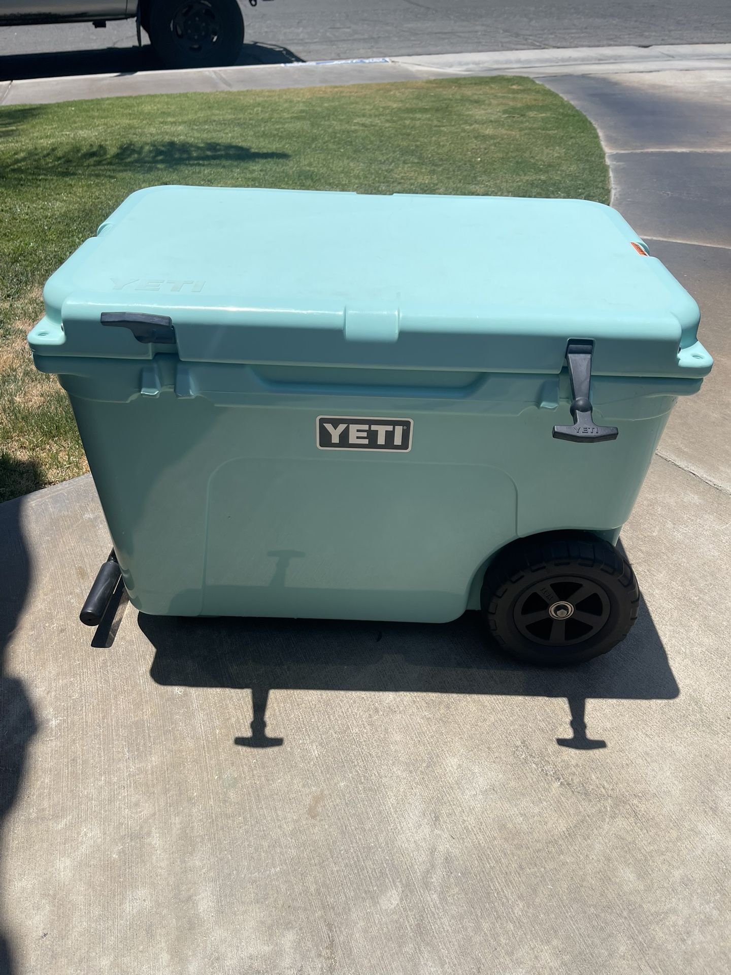 Yeti Tundra Hauler Rare Color $550