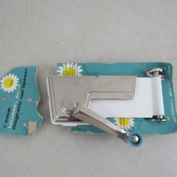 Vintage Household's Deluxe Magnetic Can Opener Model 300M-NOS-NEW
