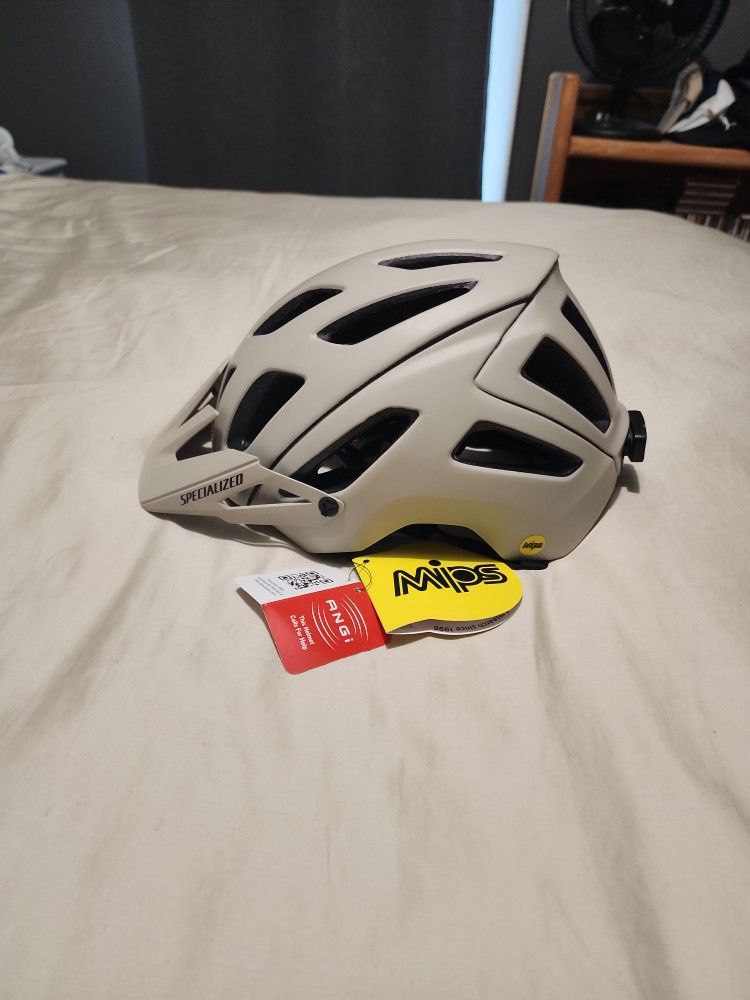 Specialized Ambush Cyclying Helmet