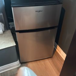 Mini Fridge With Freezer