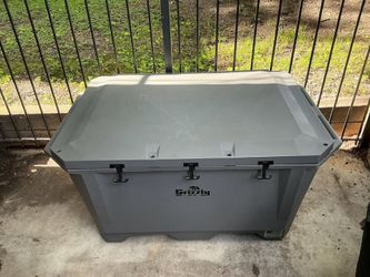Grizzly 450 qt Cooler — $1,700 new, 1 year old, holds 720 cans