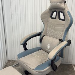 Gaming chair