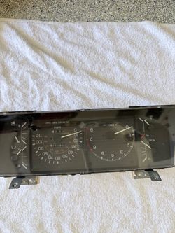 85-87 Toyota 4RUNNER or PICKUP SR5 22RE gauge  luster