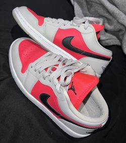 Women Jordan 1 Low