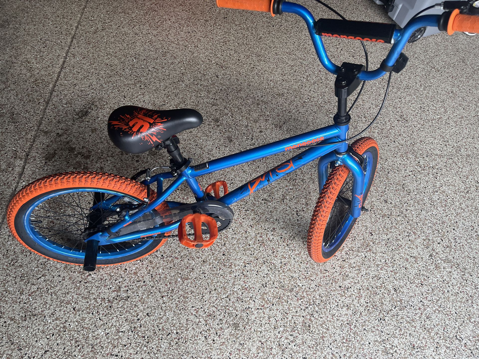 Mongoose 18” Burst Kids Bike
