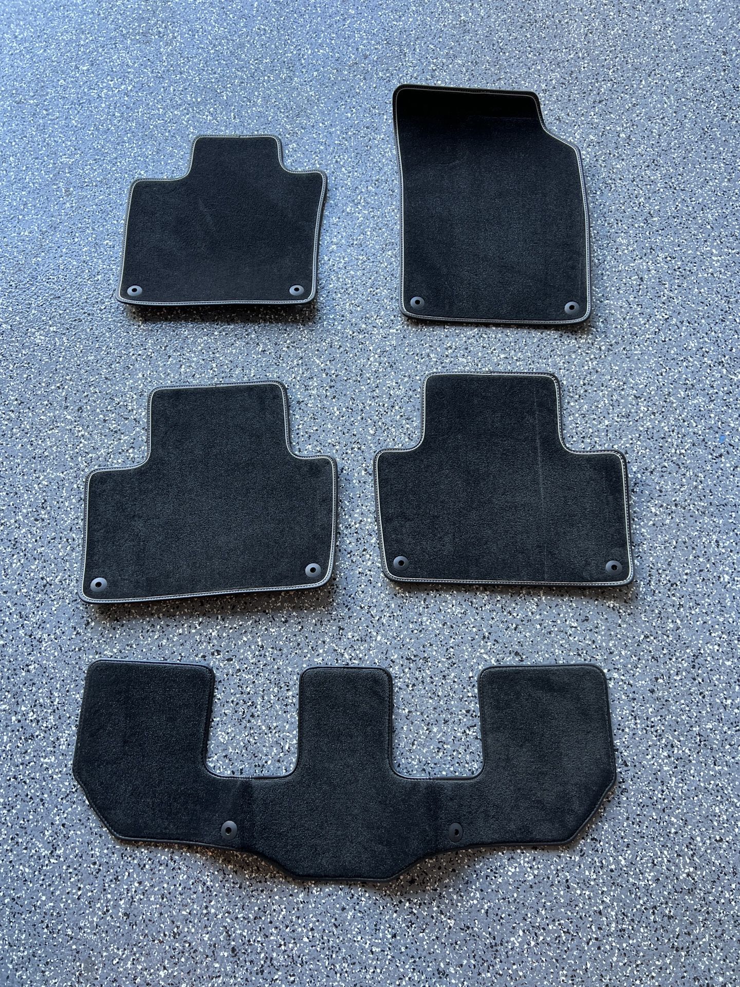 Volvo XC90 OEM Floor Mats (never used)