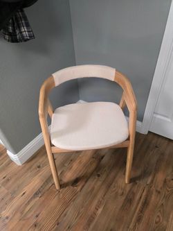 Accent Chair w/Comfy Fiber Cushion, Curved Backrest, Solid Legs, Upholstered Armchair for Living Room, Bedroom, Natural