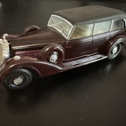 Rio 1937 Mercedes-Benz Maroon Cabriolet Die-Cast Car 1:43 Scale