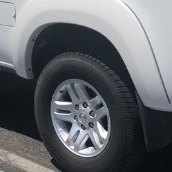 17 Inch Wheels 2006 Tundra