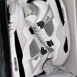 Jordan 4 Retro Military black 